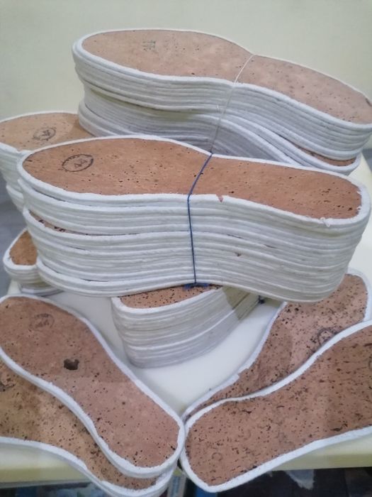 Palmilhas de Cortiça - lotes de 12 pares = 0.50€ par *Artigo SEM USO