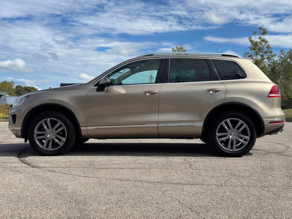 Volkswagen Touareg      2016