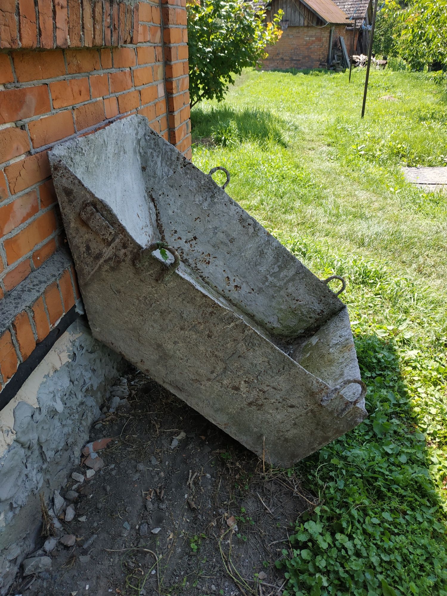Корито ковш бад'я для розчину бетону