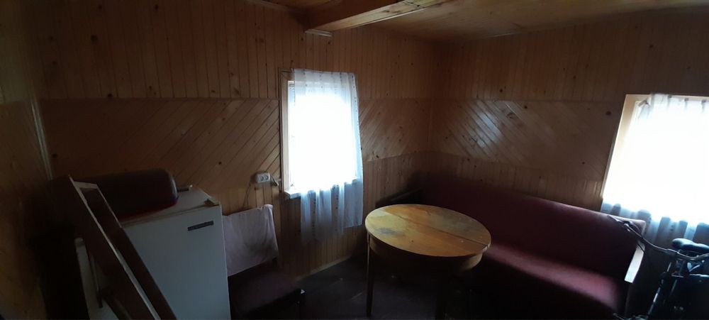 Будинок Хата в селі на Львівщині