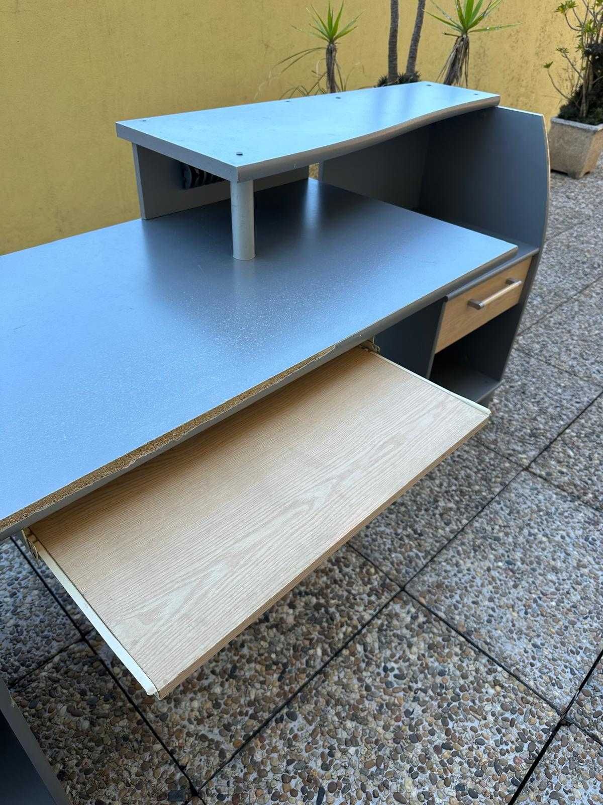 Conjunto Mobiliário de Quarto