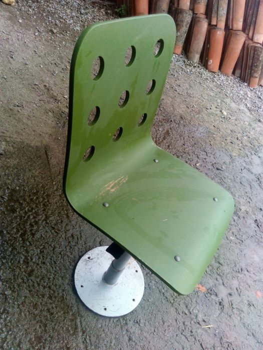 Cadeira  c/ regulador de altura.