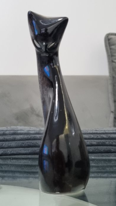 Sygnowana figurka „Siedzący kot” M. Naruszewicz Ćmielów 1956 r.