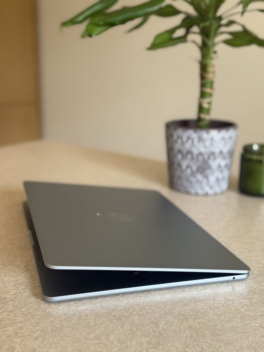 MacBook Air 15” M4 (2024) 16 GB RAM 256 GB SSD Niebieski Jak Nowy!