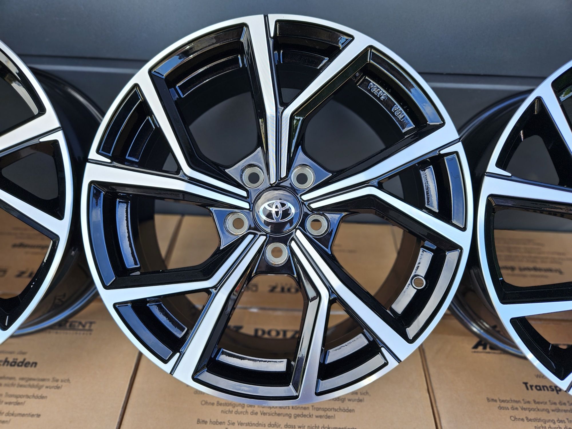 TOYOTA 17 " Nowe 5x114,3 C-HR Corolla Cross RAV4 CHR Felgi Czarne
