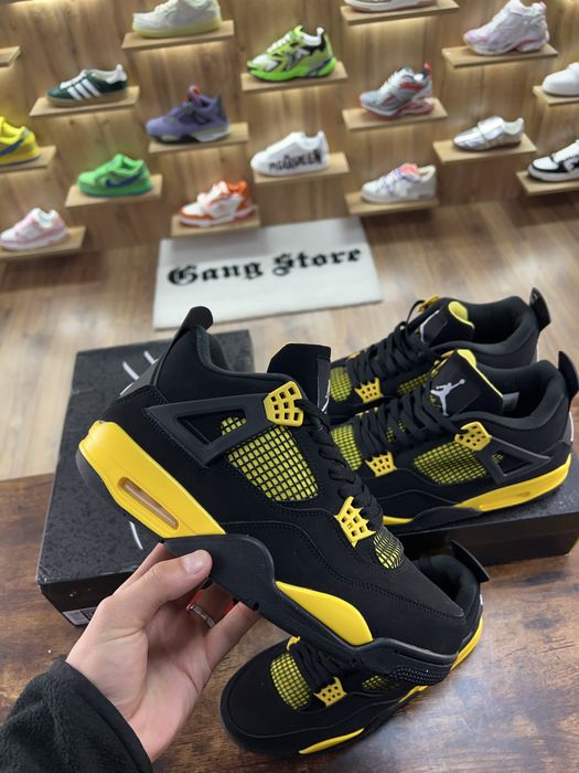 Кросівки Nike Air Jordan 4 Thunder Yellow Retro