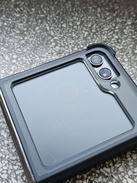 Zamienię Samsung ZFlip 5 Stan bardzo dobry najwyższa wersja 512gb+ gr