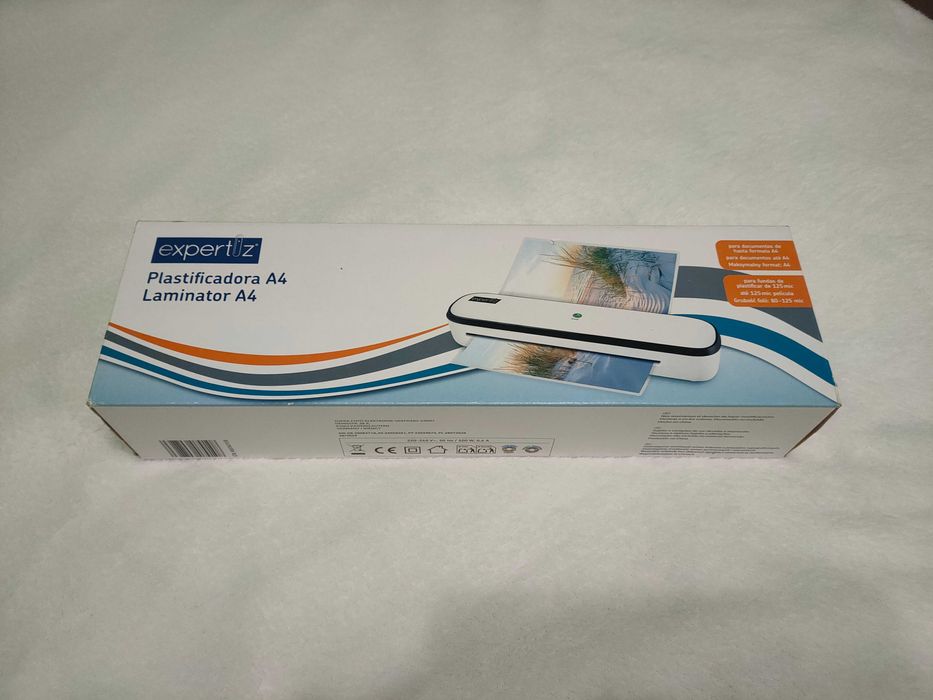 Laminator / laminarka biurowa A4 + zestaw startowy folii 30 folii