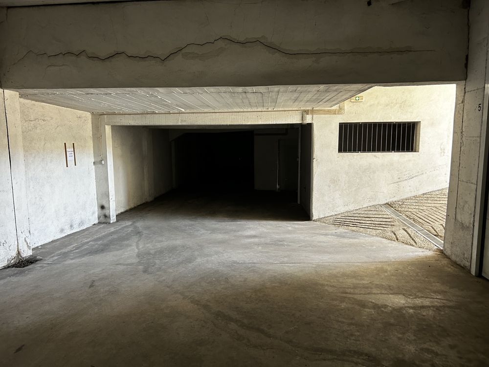 Vendo Garagem - Qt Pires Marques