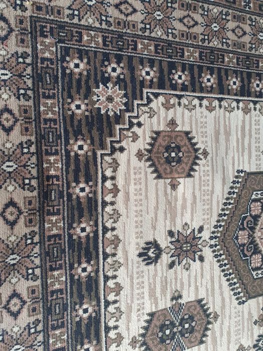 Carpete em bom estado 270x200 cm