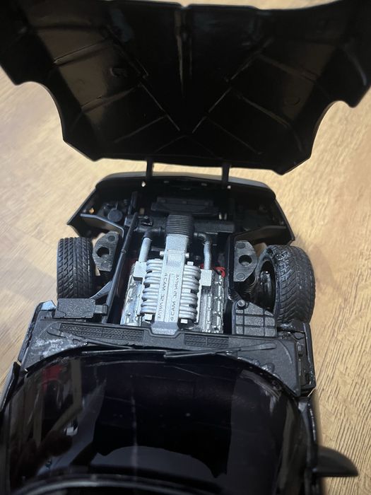 Sprzedam corvette ZR-1 1/18 Maisto (złom modelarski)