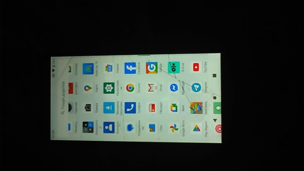 Продам смартфон зте а3  1/32памяти