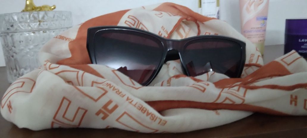Продам батистову хустку з ручною підшивкою