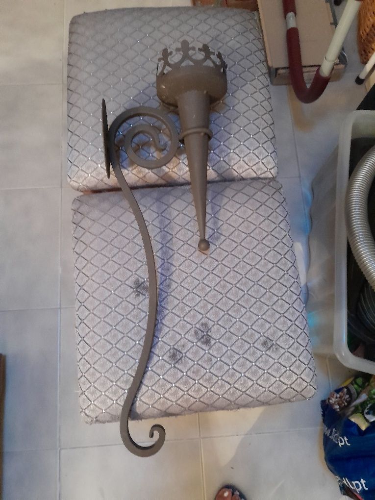 Castiçal com vela