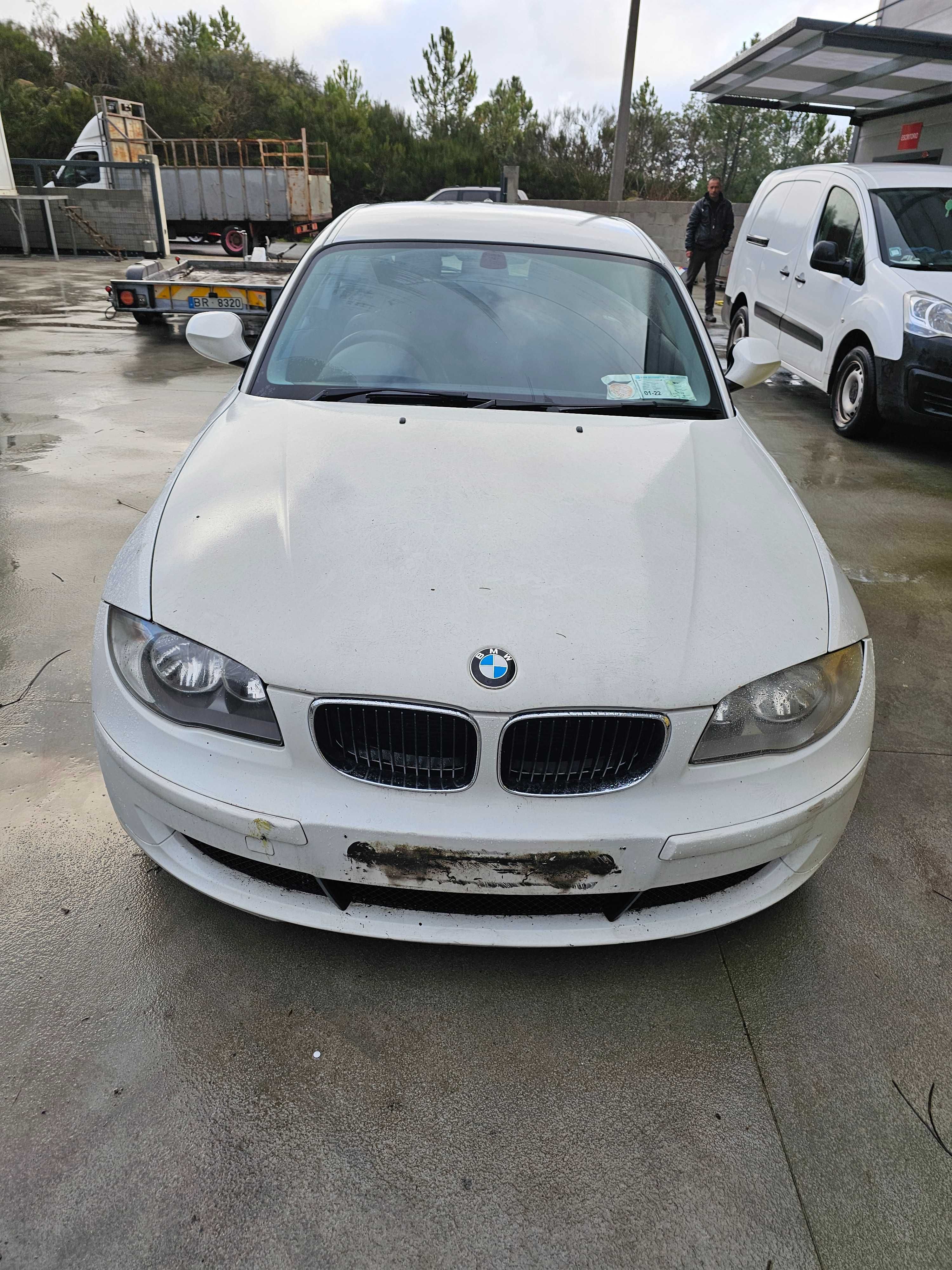 BMW 118d (2010) para Peças