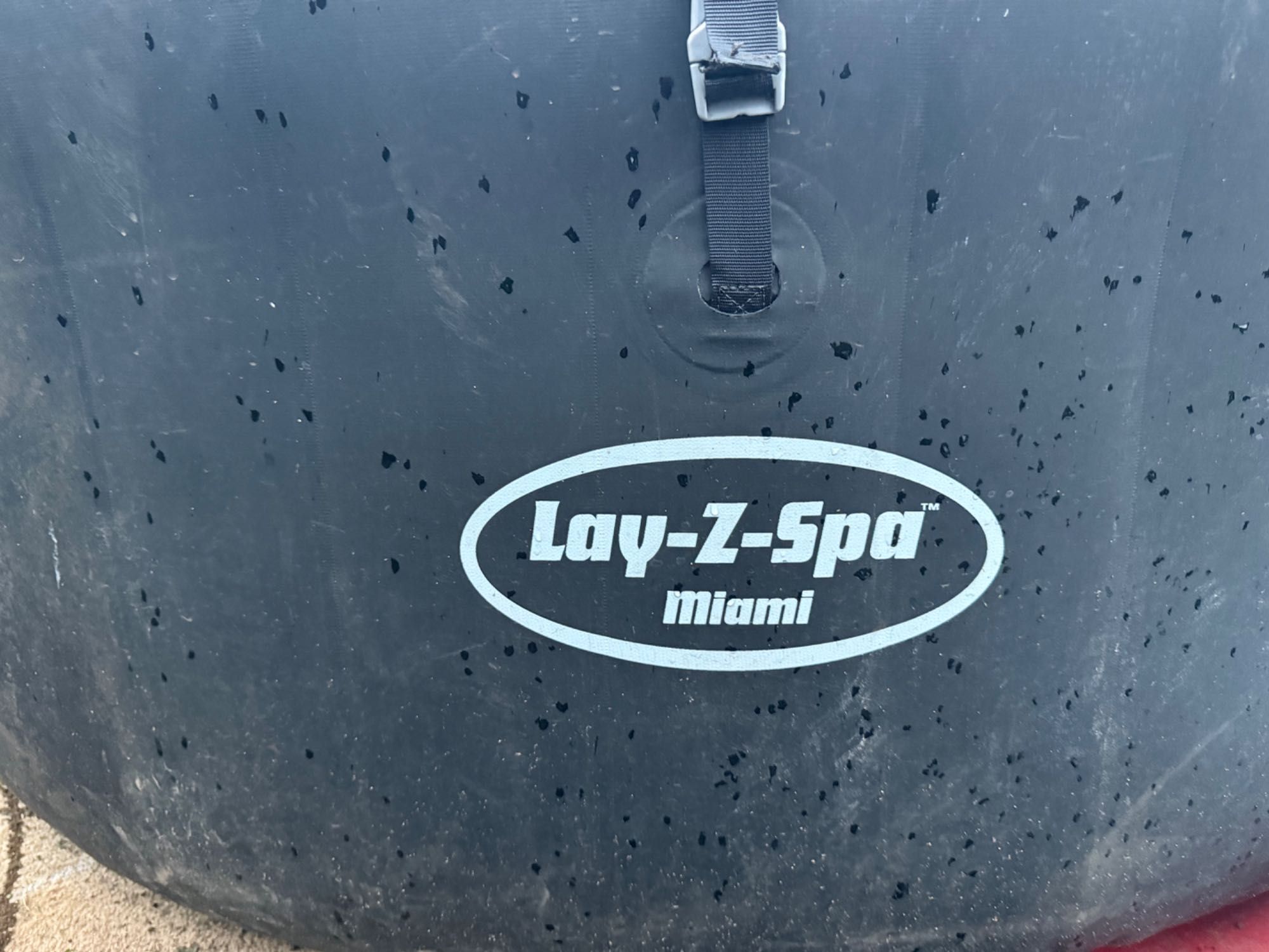Basen Jacuzzi Lay z spa Miami Masaże Podrzegwanie