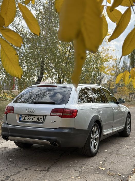 Ауди allroad  2010 ГОД