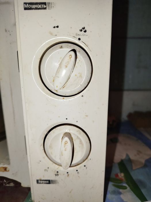 Мікрохвильова піч Elenberg