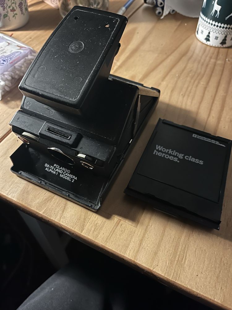 Polaroid SX-70 alpha model 2 uszkodzony ale z filmem