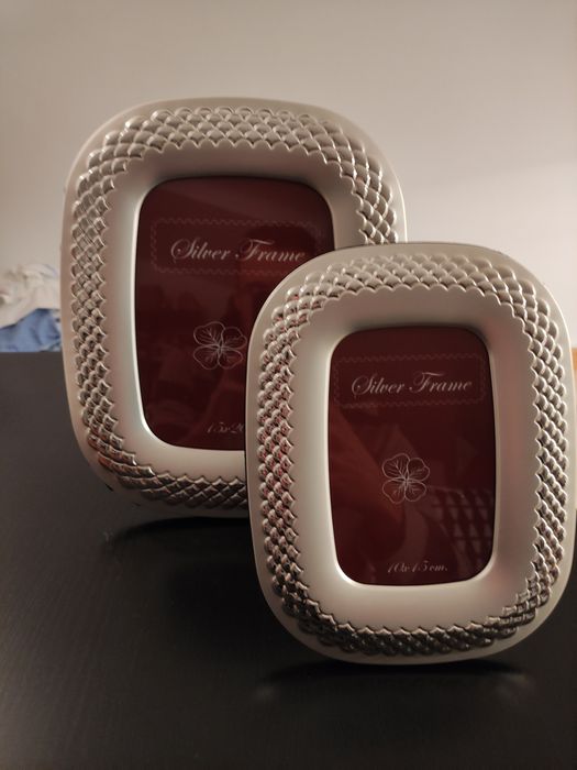 Duas molduras para fotografias