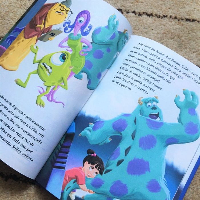 Livro - Disney Apresenta - Monstros E Companhia