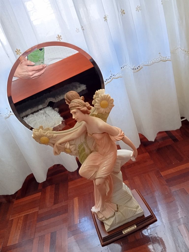 Estatuetas de Marfinite
