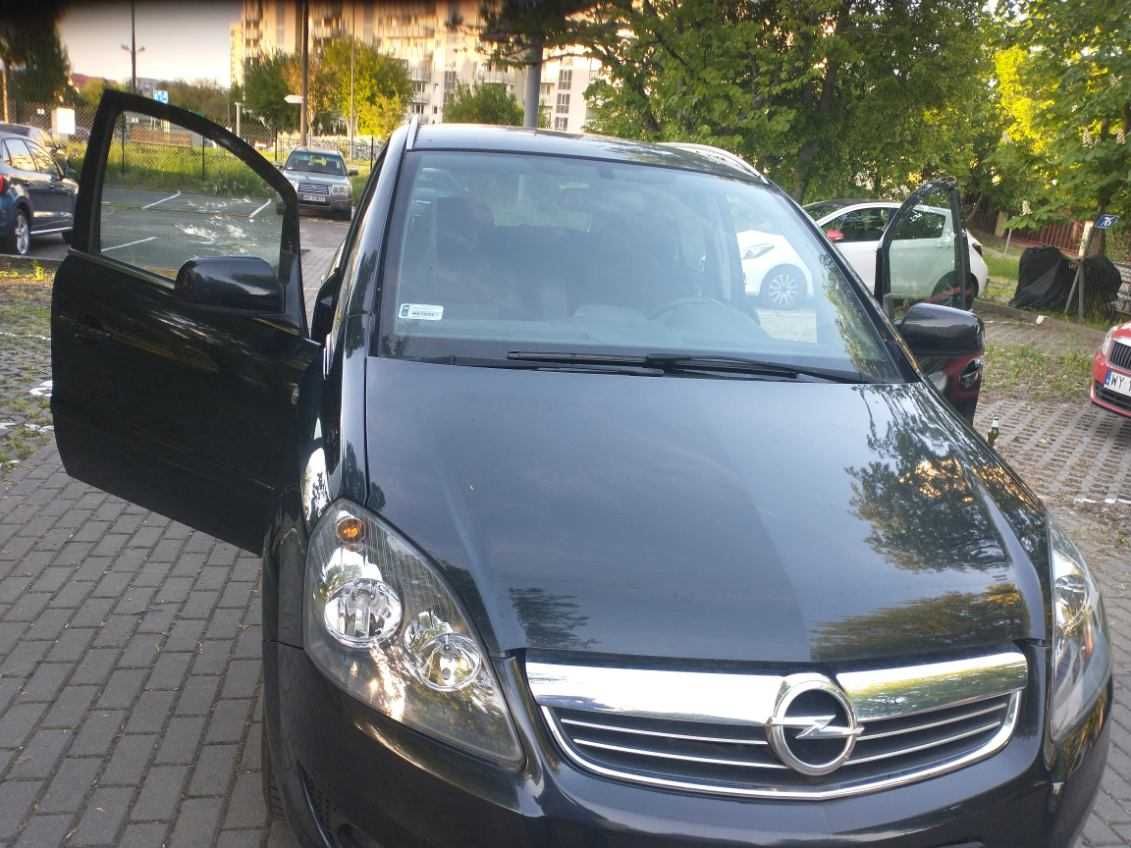 Opel Zafira 2013 r. II właściciel niski przegieg tylko 38000 km!!