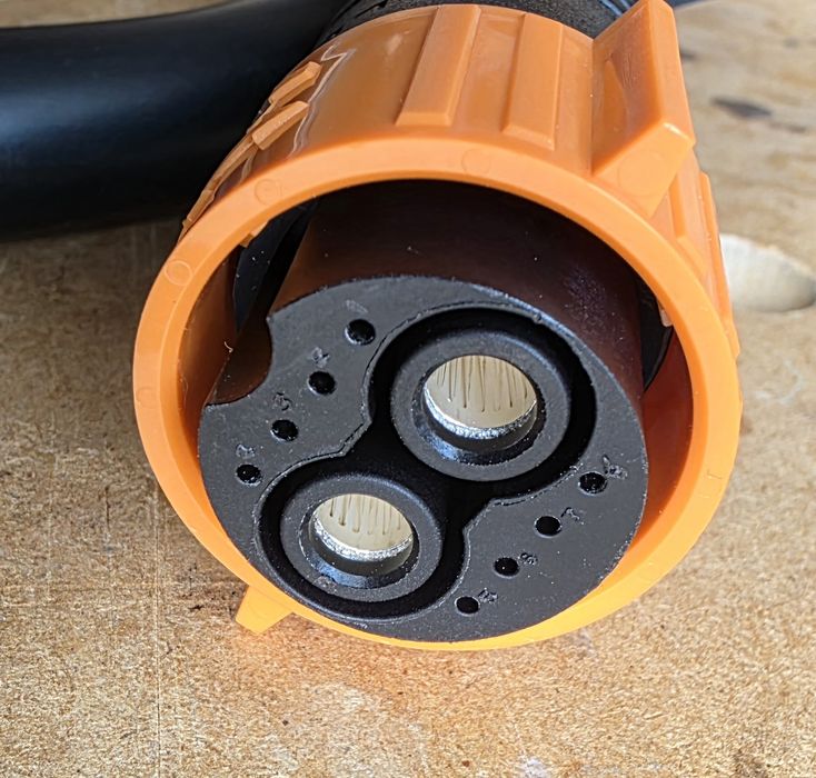 Кабель BLUETTI для присоединения дополнительного аккумулятора