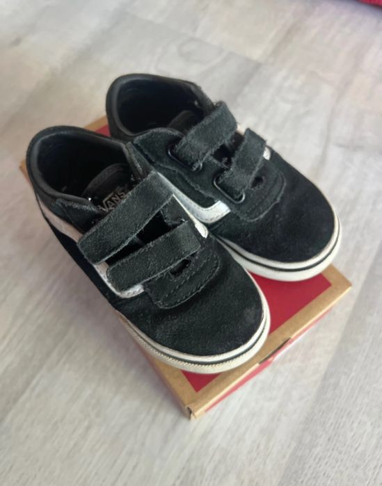 Tenis Vans tamanho 24