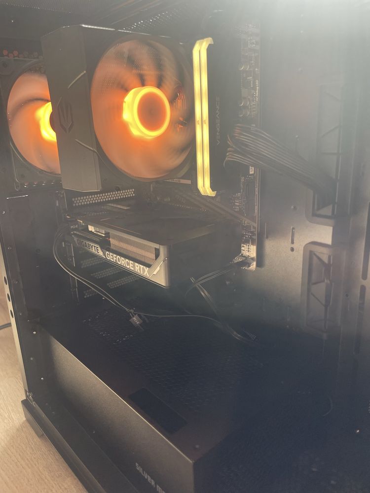 Komputer RTX5060/R5 8400F/32GB DDR5-1TB