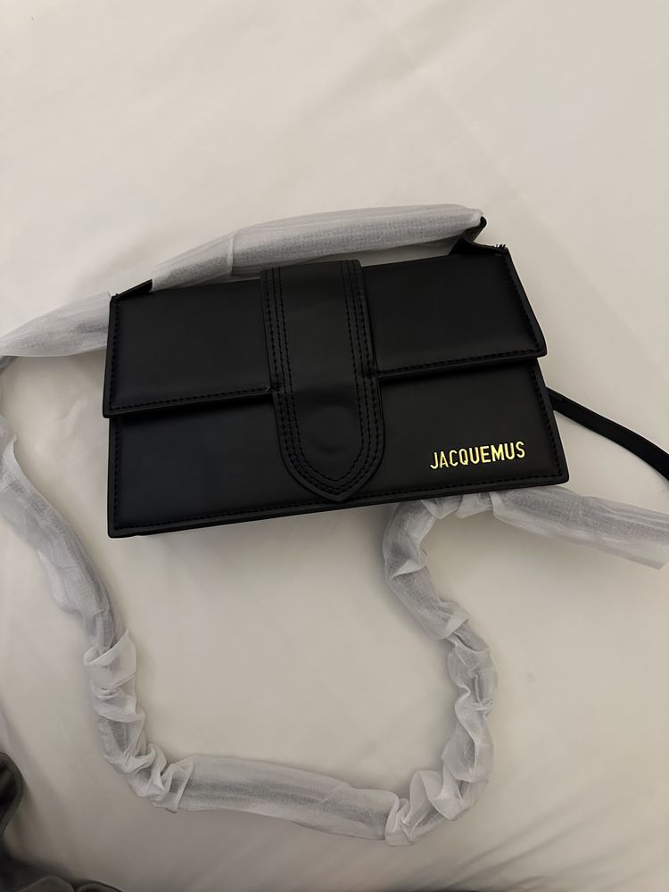 Mala Jacquemus nova preta tamanho medio