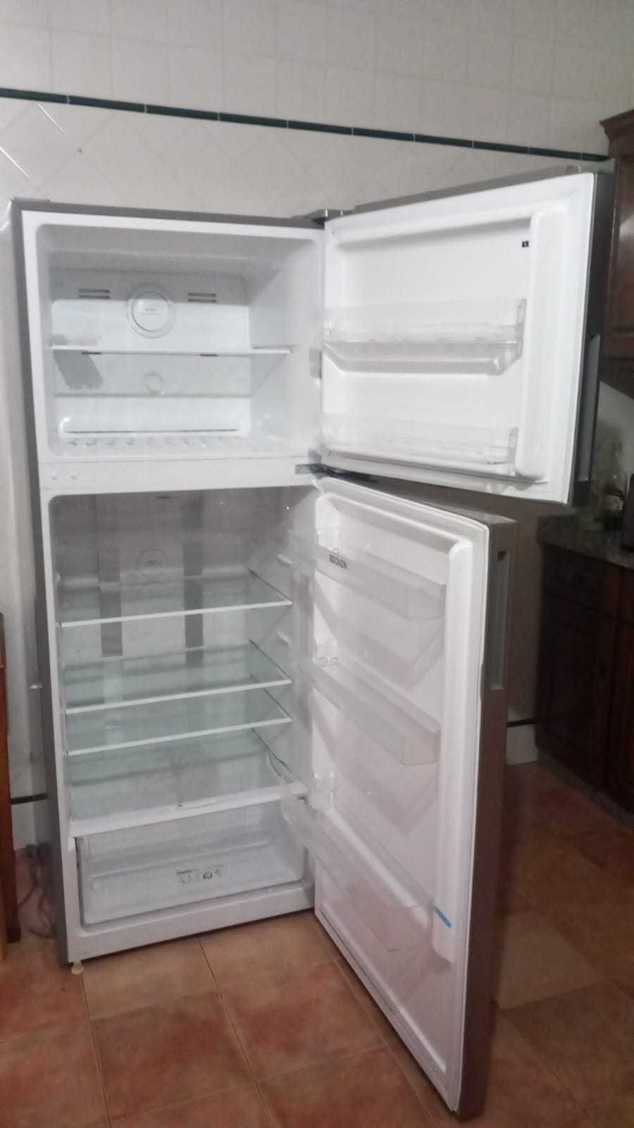 Frigorifico Combi Becken BC5189IX- Bom estado/ Usado