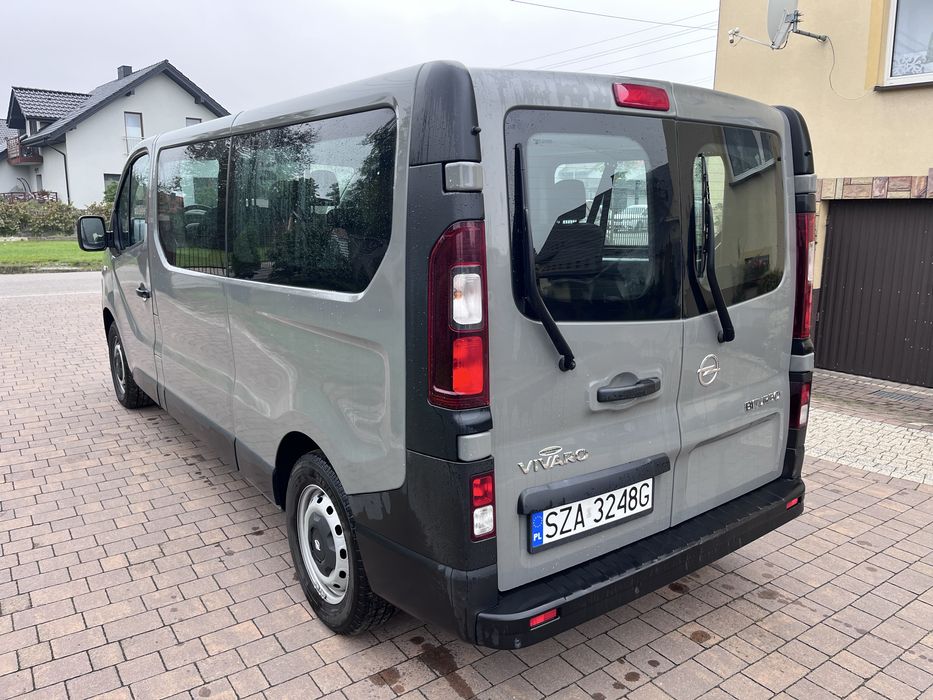 Wynajem busa 9 osobowego długoterminowy krótkoterminowy najem busy