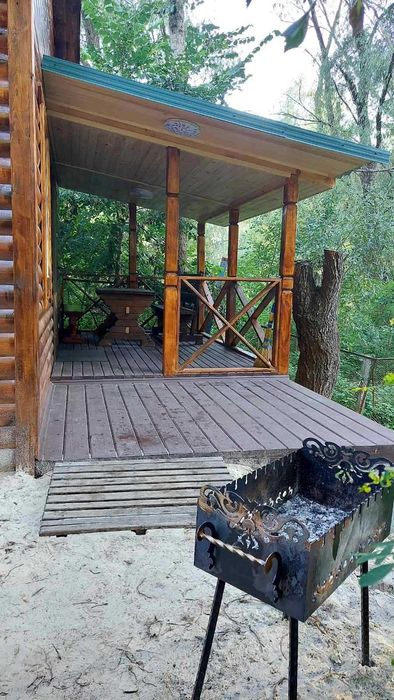 Здаю новий двохпов. зруб з каміном на 12чол.(баня та чан) ліс, Десна