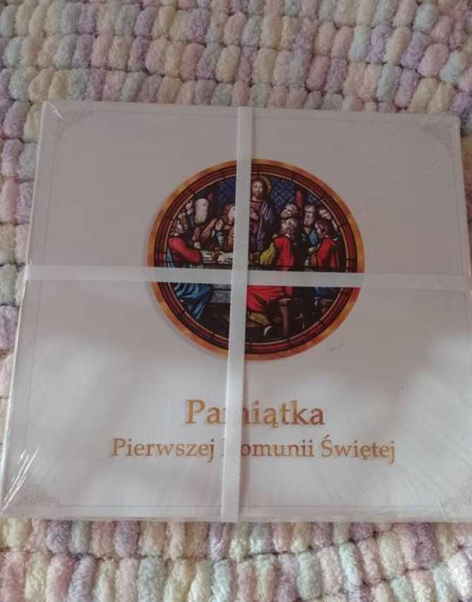 Pamiątka Pierwszej Komunii Świętej: Biblia+ Pamiątka / NOWA