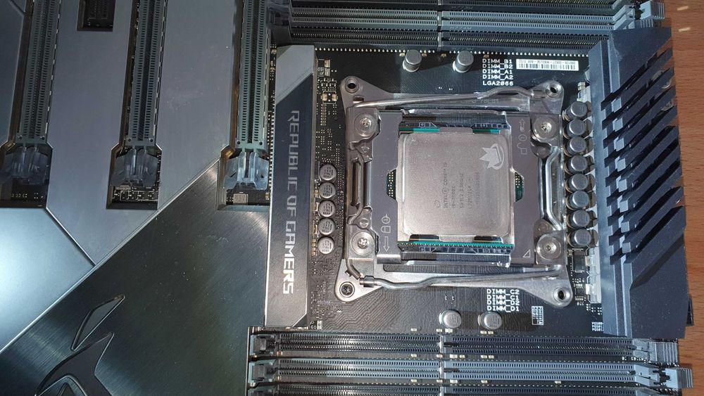 ASUS ROG Rampage VI Extreme + i9 7900x