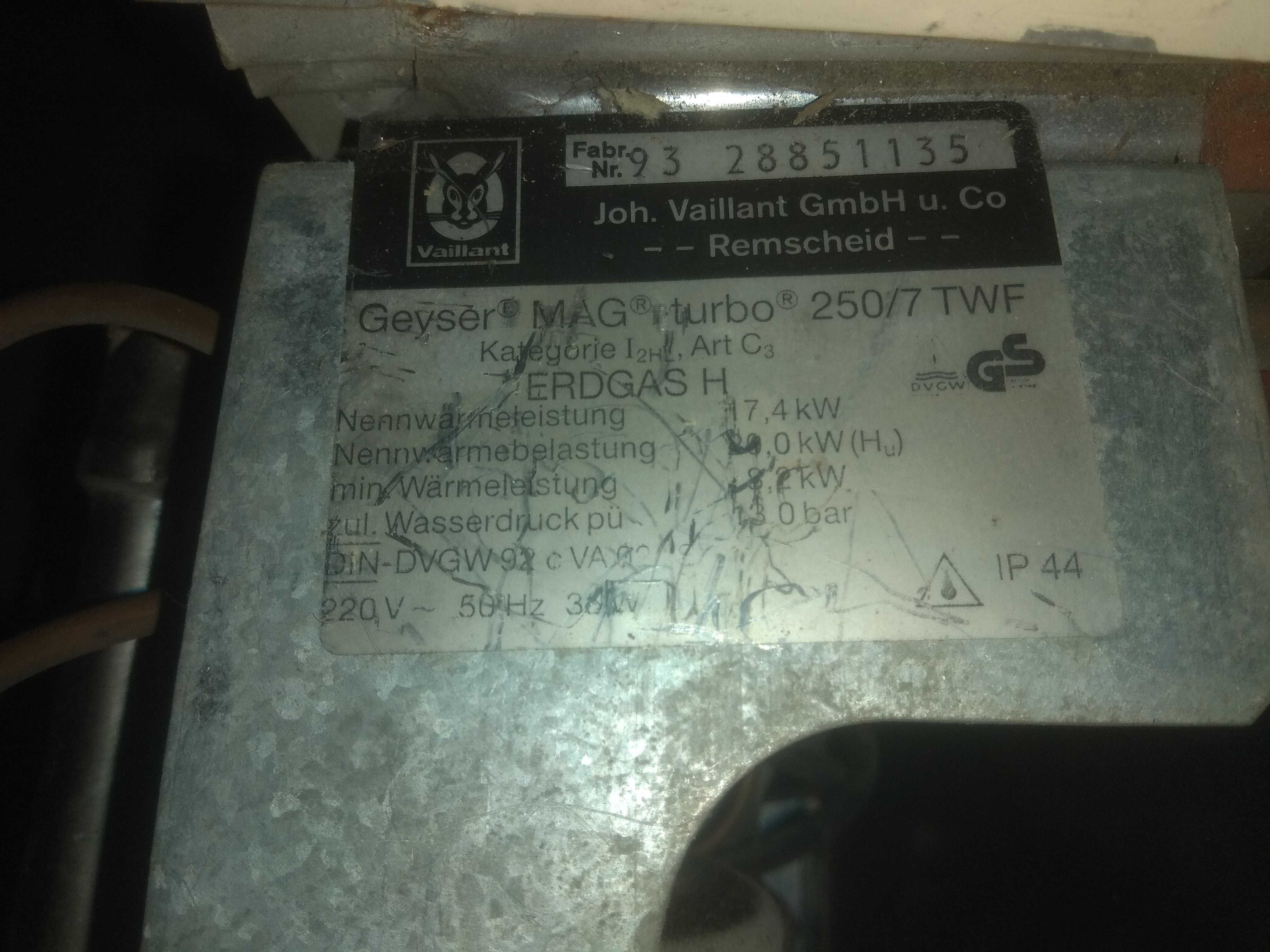 Газовая колонка Vaillant Geyser Mag turbo 250/7 TWF по запчастям.