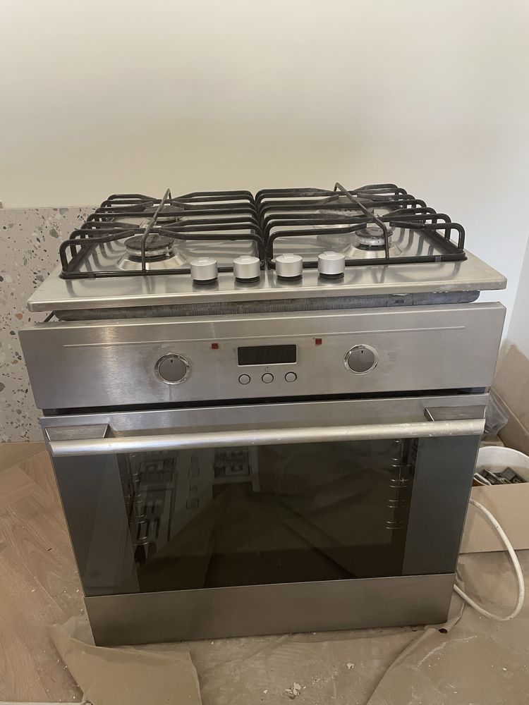 Комплект газовая поверхность и духовка Electrolux