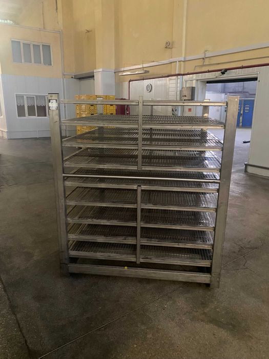 Вагонетка для зберігання та вистигання хлібобулочної продукції