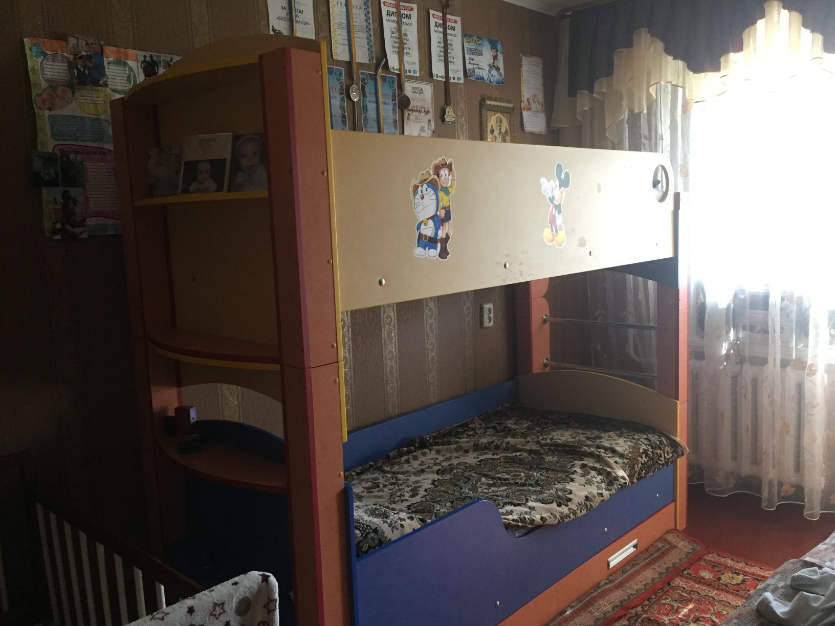Ліжко двоповерхове, двохярусне