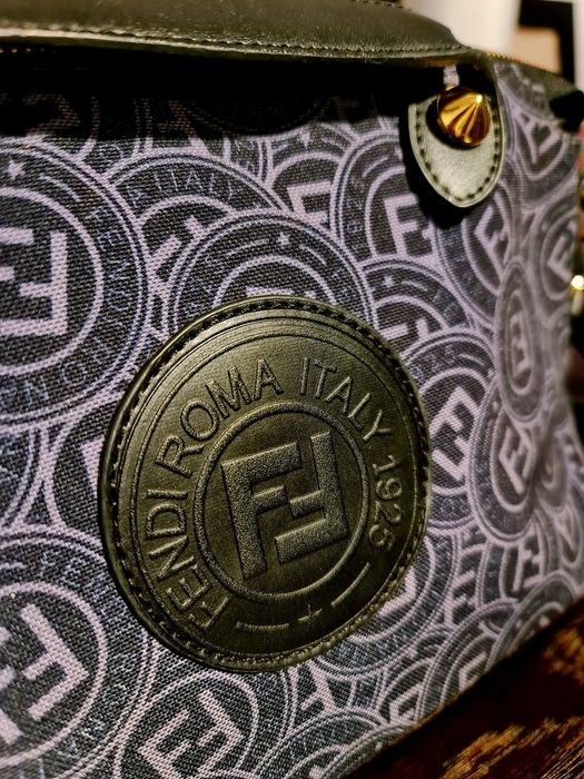 Torebka Fendi do ręki na ramię materiałowa  monogram granatowa jeans