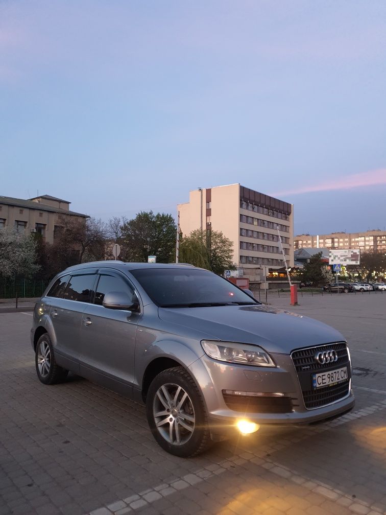 Audi q7 4.2  хороший стан