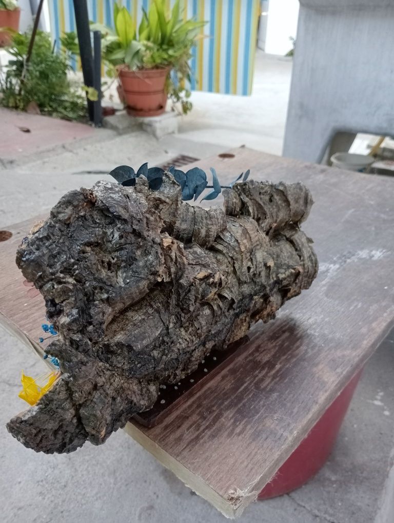 Peca artesanal em cortiça