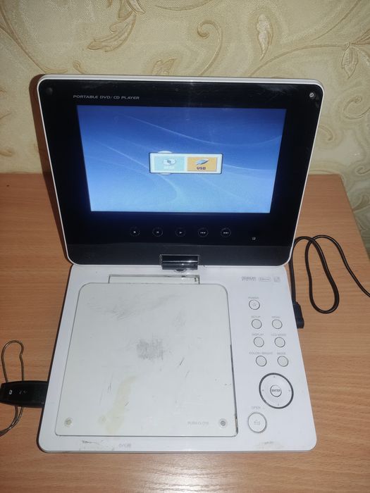 Портативный ДВД DP373B