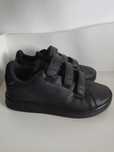 Adidas pretas 28