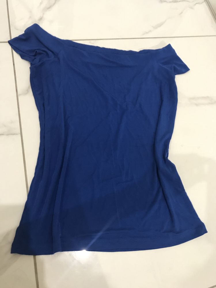 Massimo duti. Bluzka z opuszczanymi rękawkami