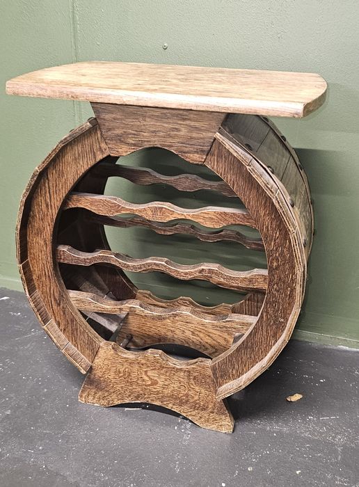 Stojak, półka do wina drewniana.