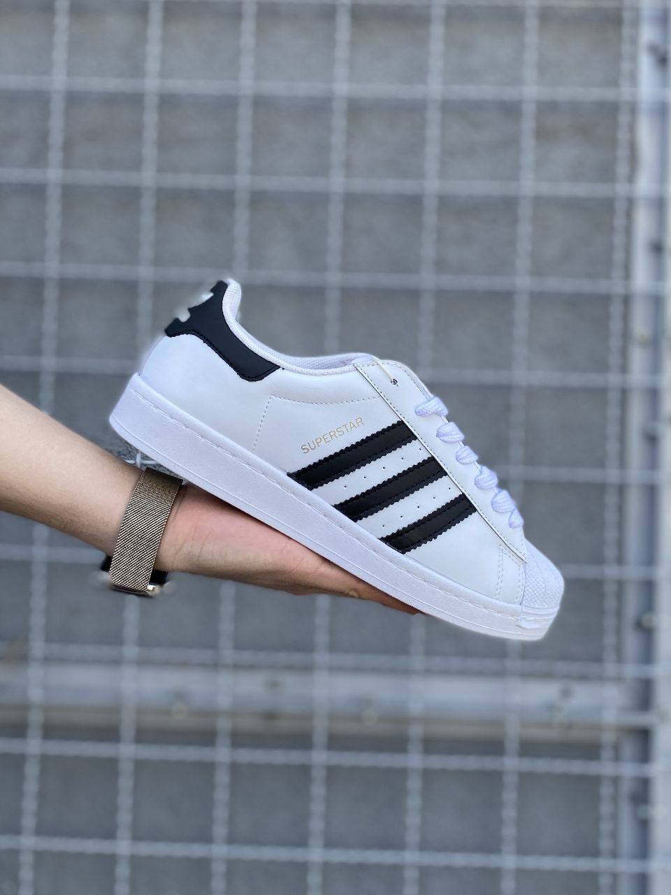 Білі кросівки Adidas Superstar