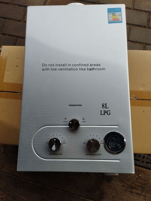 Przeplywowy podgrzewacz wody 8L