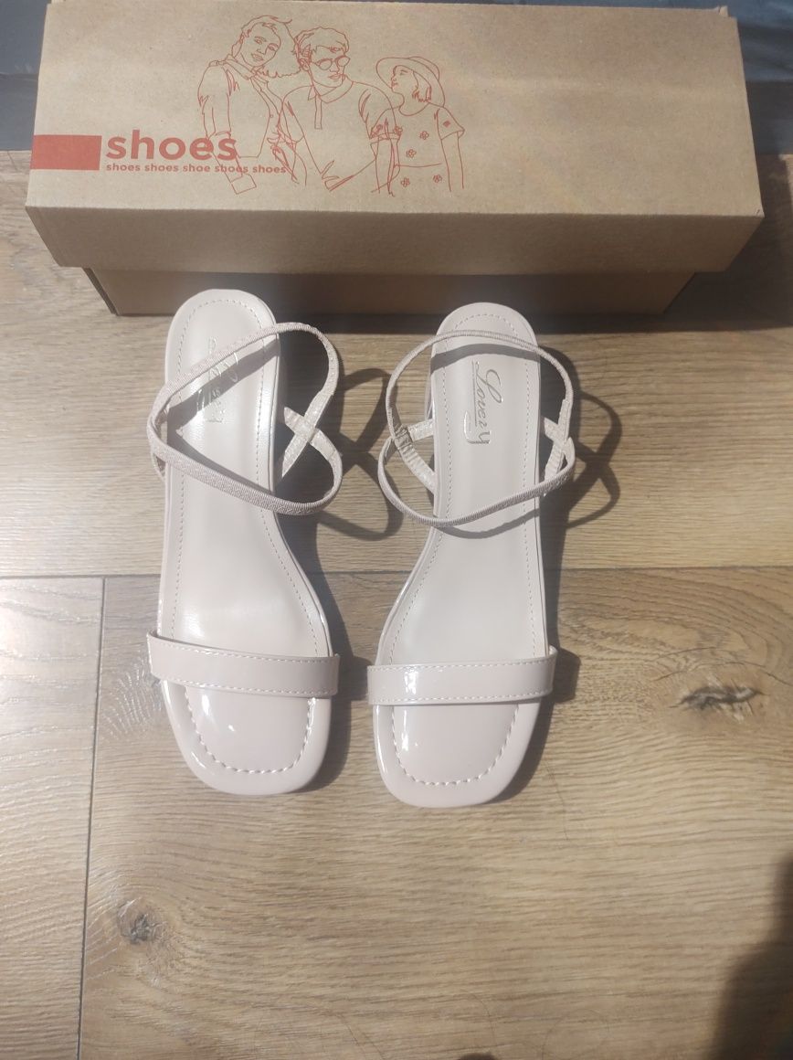 Eleganckie sandałki Lovey – rozmiar 38